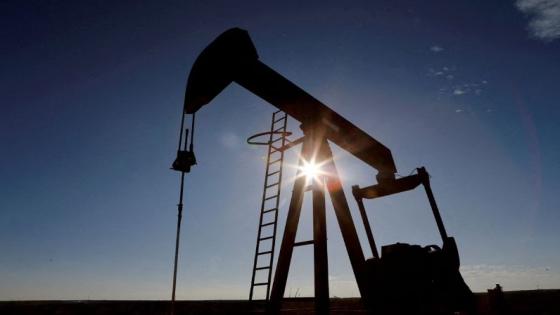 Rien ne va aux USA : Le pétrole glisse alors que les pourparlers sur la dette s&rsquo;arrêtent, la Fed met en garde contre une inflation élevée